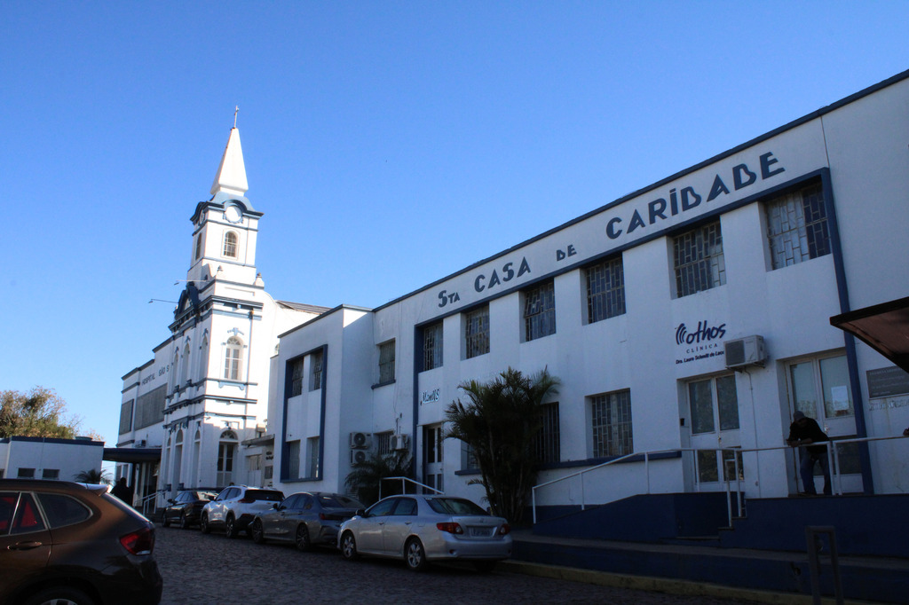 Prefeitura e Conselho de Saúde criticam redução de serviços do SUS