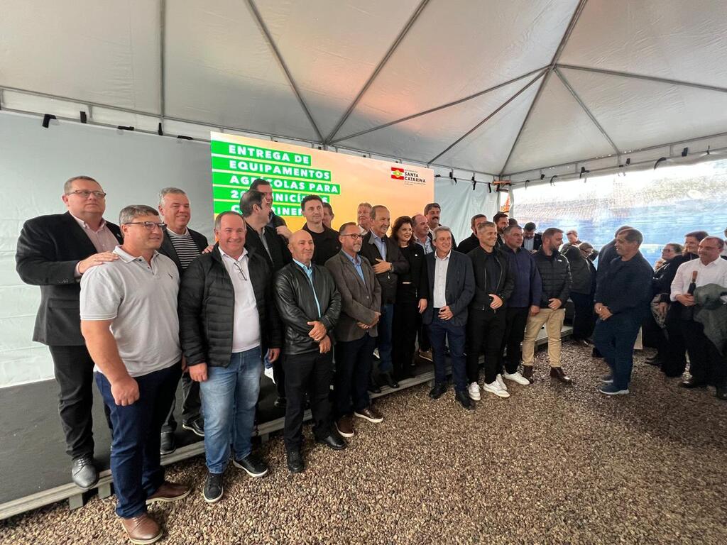 Maracajá adquiri equipamentos para agricultura