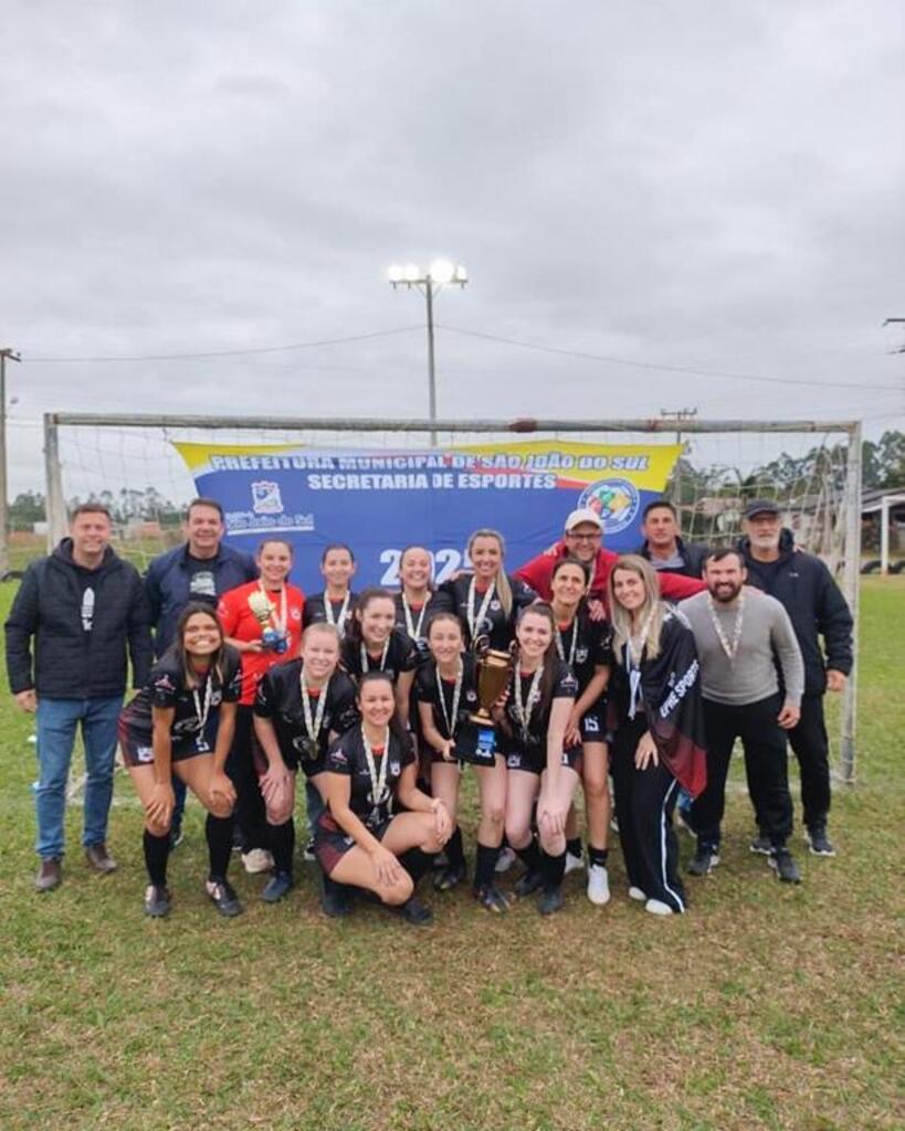 PASSO MAGNUS E FORQUILHINHA CONQUISTAM O TÍTULO  DO CAMPEONATO MUNICIPAL DE FUTEBOL SUÍÇO