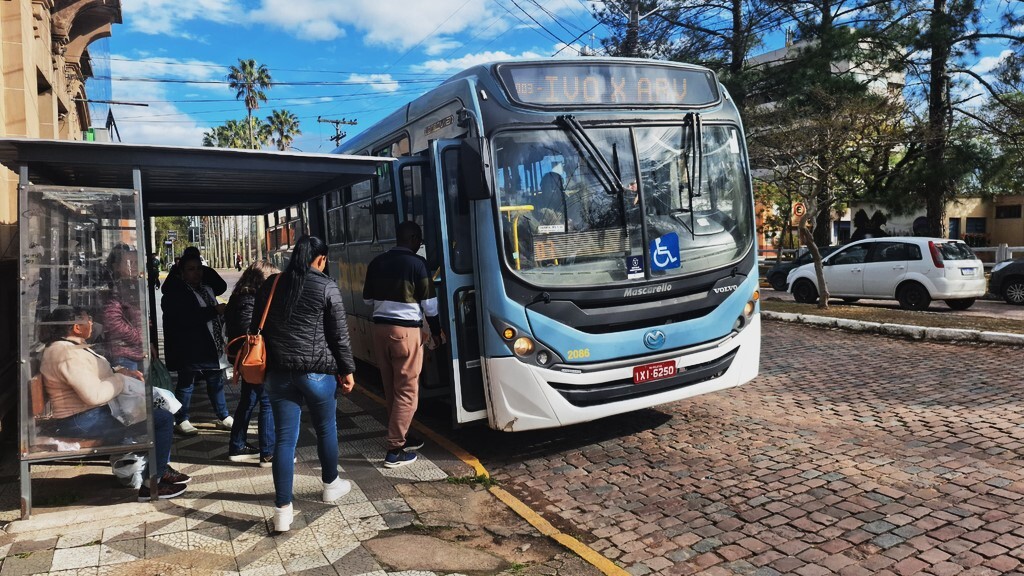 Câmara recebe propostas sobre transporte e auxílio a estudantes