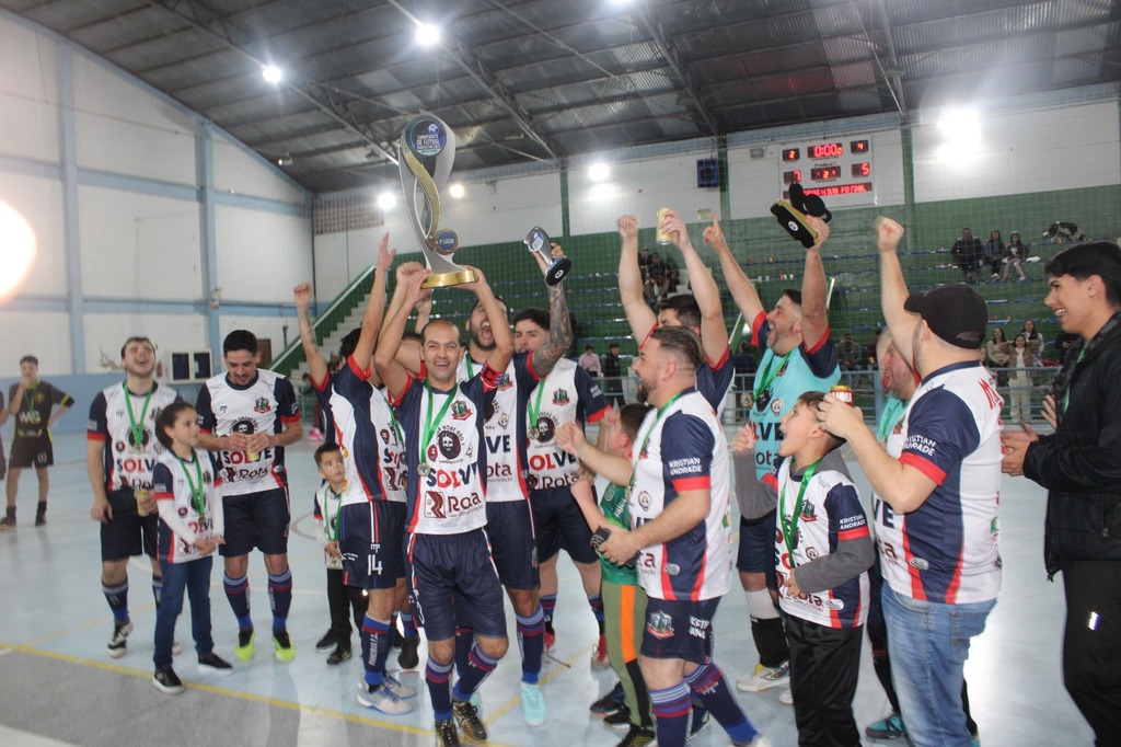 Pinheiros é campeão do Municipal de Futsal em Otacílio Costa