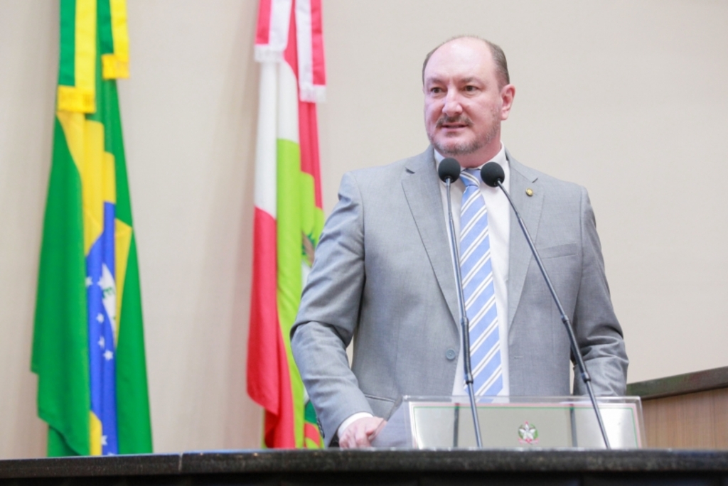 Mauro De Nadal apresenta Moção de Apelo contra importação de banana do Equador