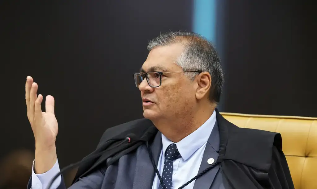 Dino suspende repasses de 
