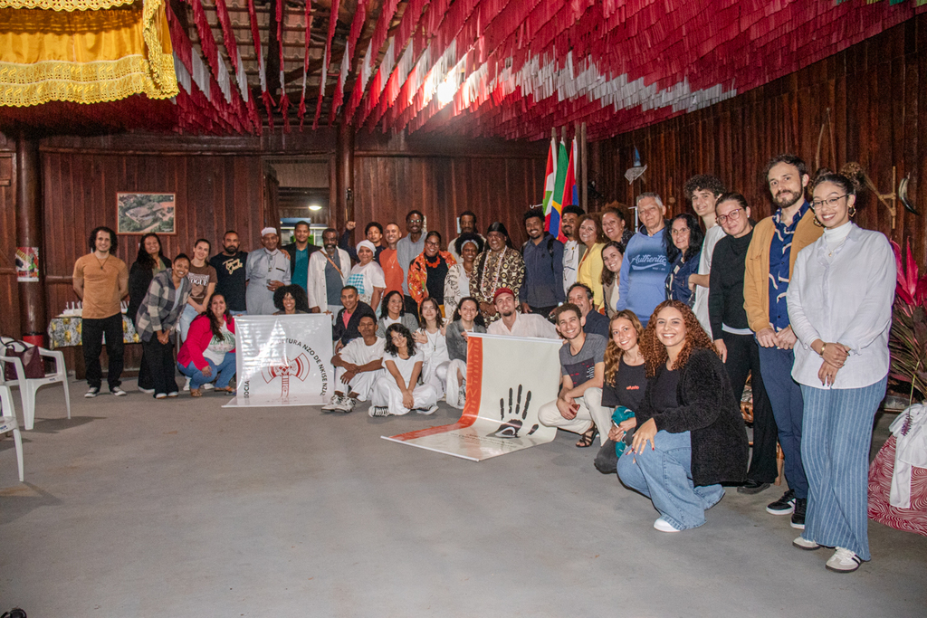 150 professores participam do Curso de Formação em Cultura pela ACCAIA Araquari e encerra com show nacional Alma na Voz e Mão no Tambor