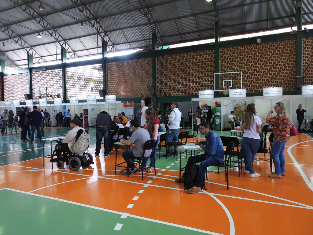 Feirão de Empregos promove inclusão em Joinville