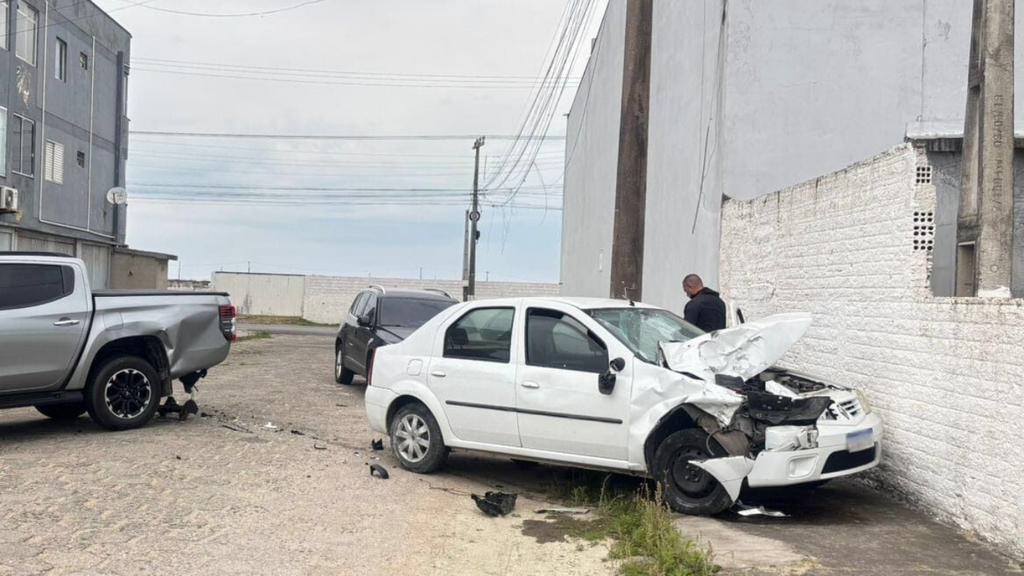 Imagem Divulgação - Homem é preso após perseguição e colisão durante operação da DIC em Laguna