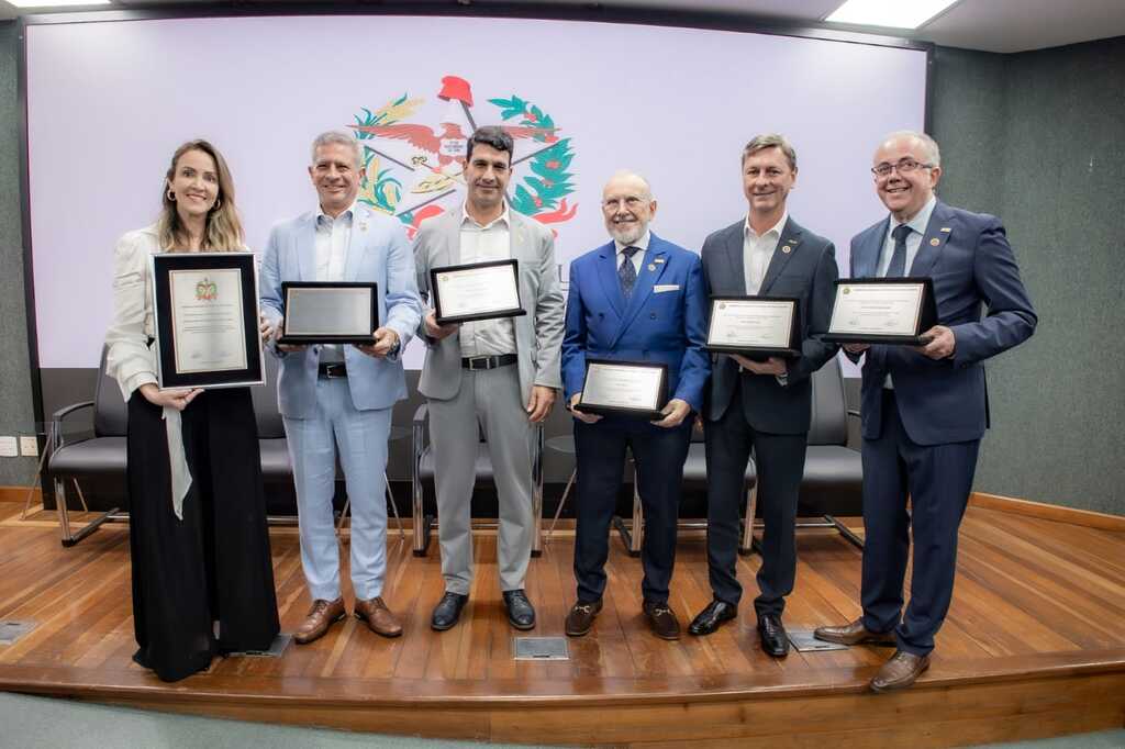 Assembleia Legislativa homenageia Abrasel-SC pelos 30 anos