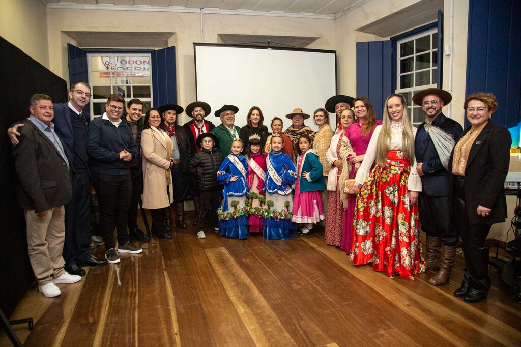 Semana Farroupilha começa em Lages com Chama Crioula, música e apresentações culturais