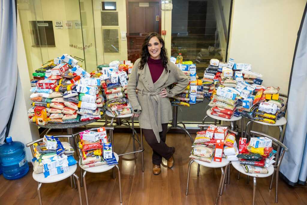 Espetáculo com Adriana Birolli arrecada 866 kg de alimentos para entidades sociais de São Francisco do Sul