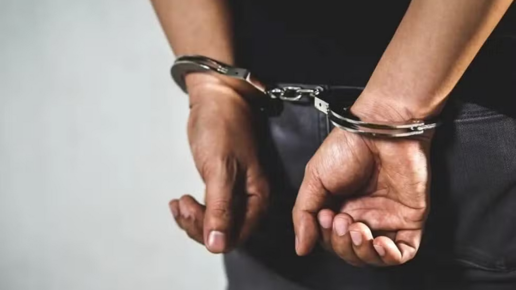 Imagem divulgação - Homem é preso em cumprimento de mandado de prisão no Centro de Imbituba
