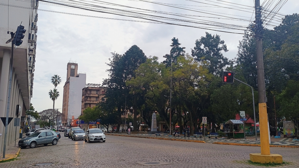Quinzena terá chuva intensa, temporais e alternância de temperaturas