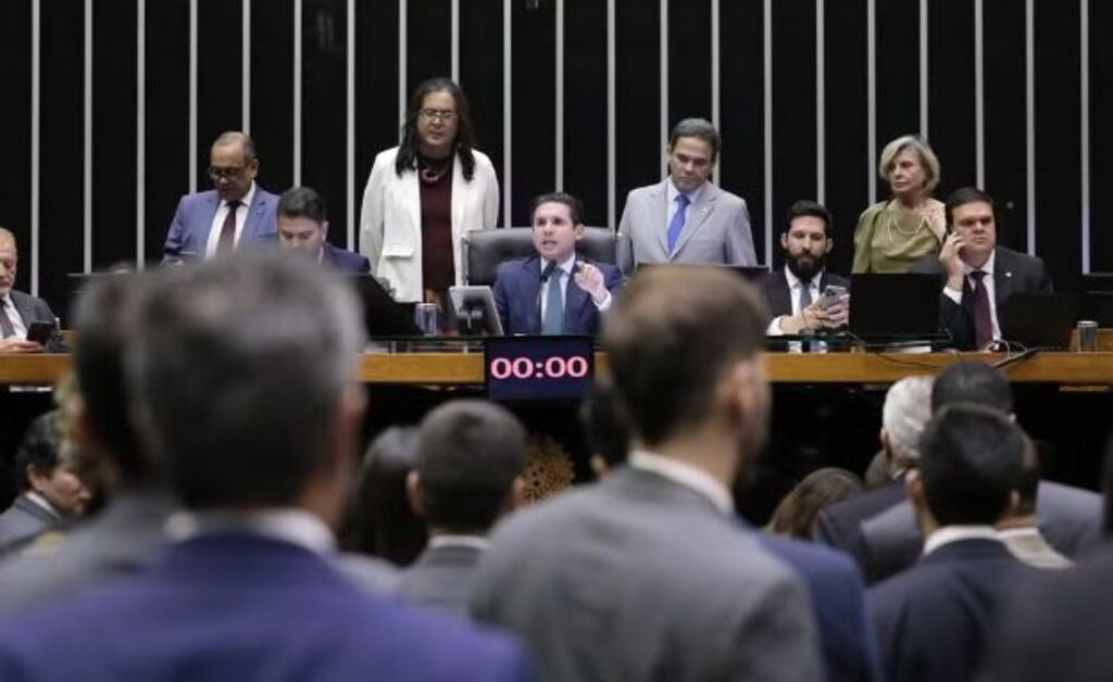 Câmara aprova PEC da Blindagem que amplia proteção judicial a deputados e senadores