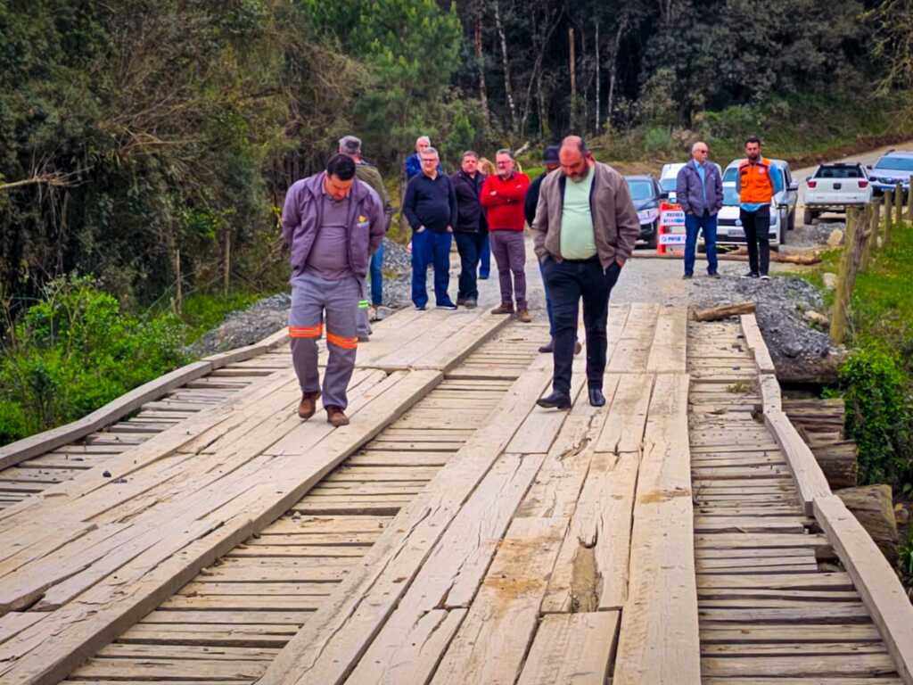 Prefeituras de Palmeira e Correia Pinto realizam vistoria técnica na ponte da Farinha Seca