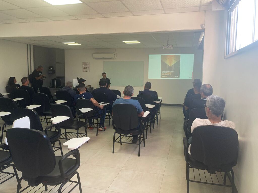 CURSO DE ATUALIZAÇÃO PARA MOTORISTAS MARCOU ABERTURA DA SEMANA NACIONAL DE TRÂNSITO EM TORRES