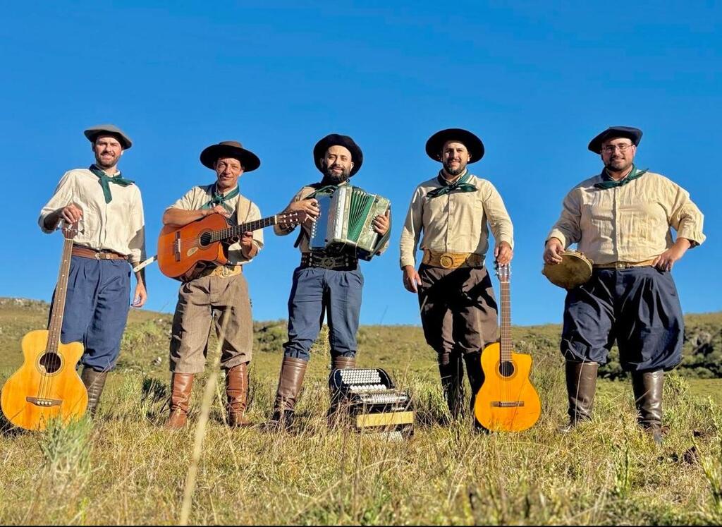 Grupo Carqueja anima Baile Farroupilha com entrada solidária