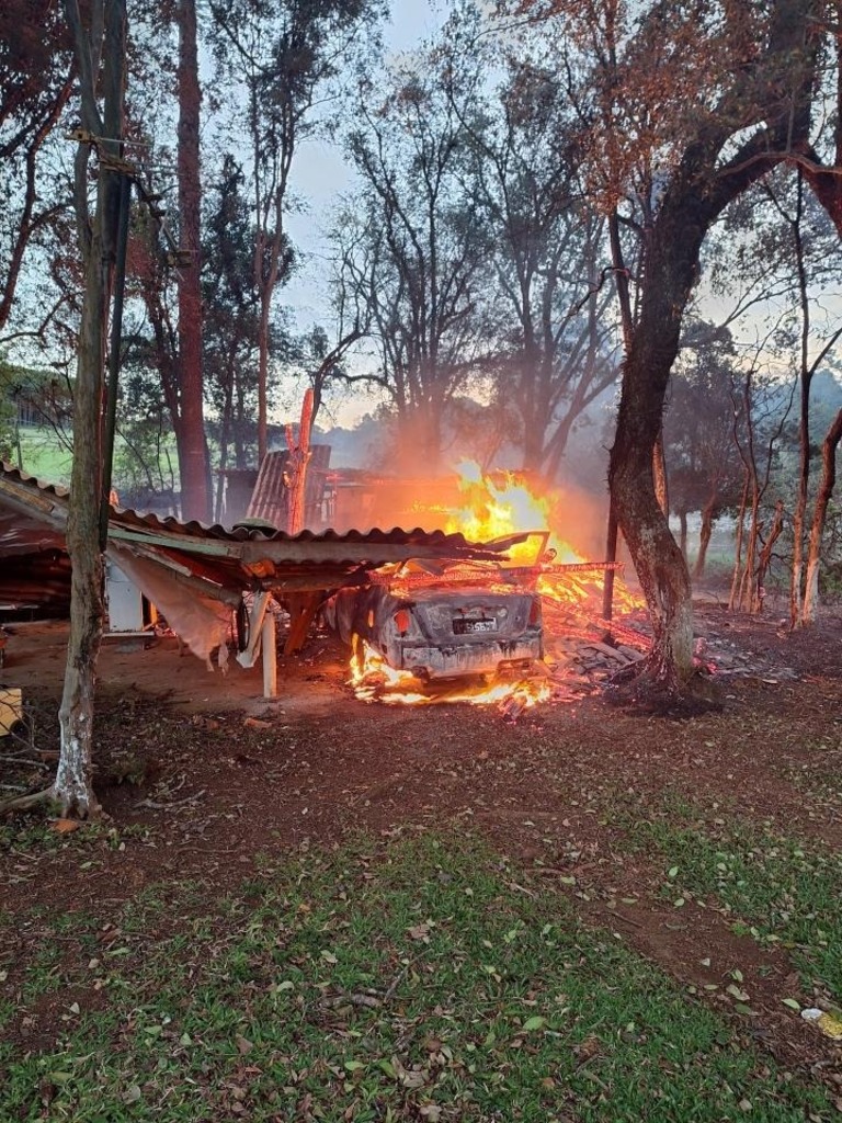 Jovem é presa após provocar incêndio e fazer ameaças em Campos Novos