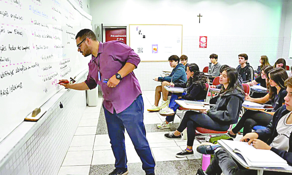 Ensino da democracia será incluído nas escolas