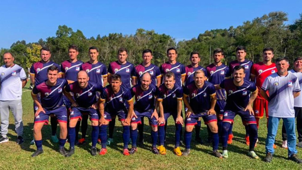 SELEÇÃO DE SÃO JOÃO DO SUL CONHECE A PRIMEIRA DERROTA NA COPA AMESC DE FUTEBOL 2025