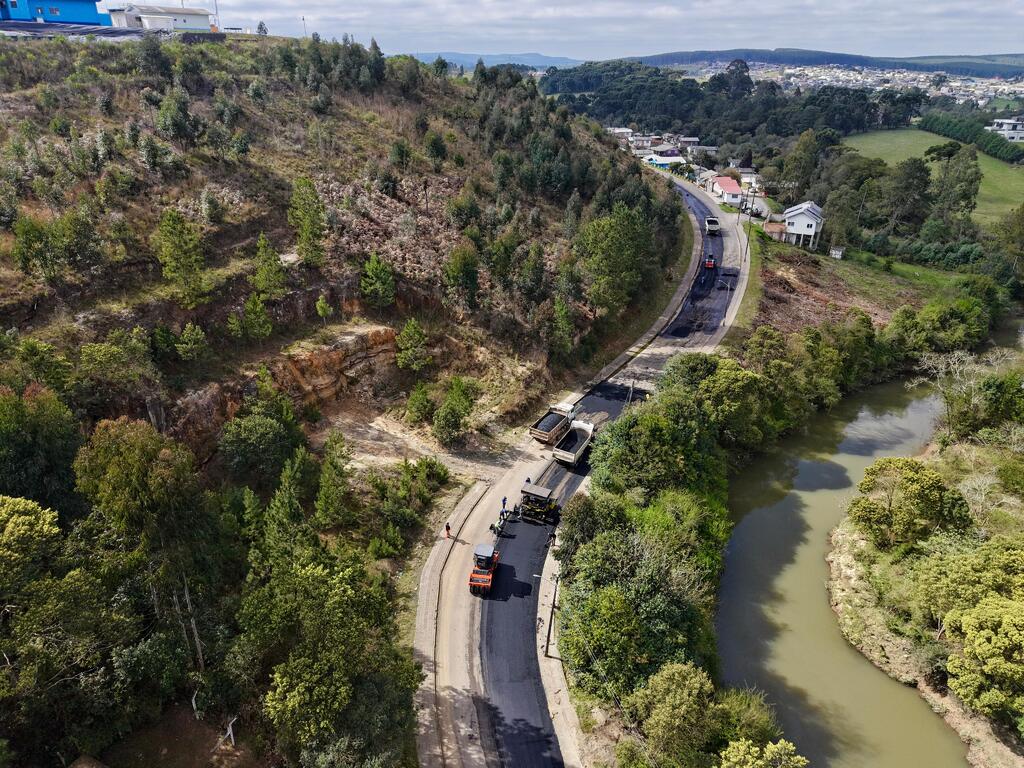 Prefeitura conclui revitalização da Luis de Camões