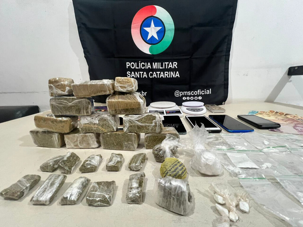 INDIVÍDUOS SÃO PRESOS POR TRÁFICO DE DROGAS EM PRAIA GRANDE