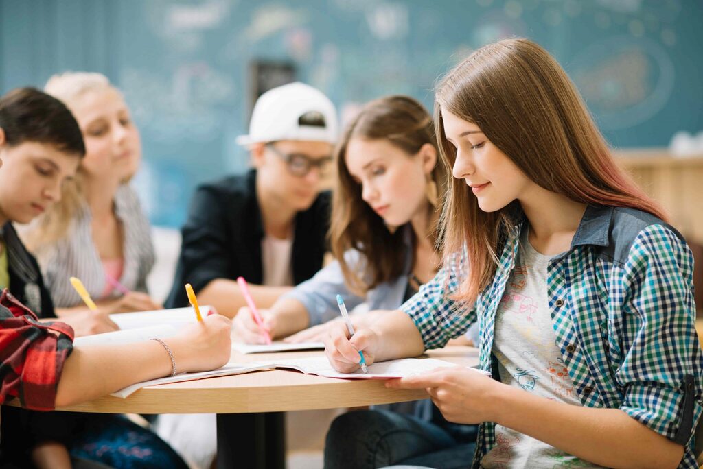 Feira virtual orienta escolha de itinerários do Ensino Médio
