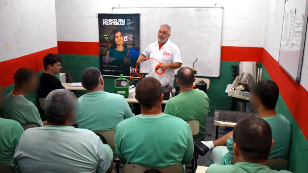 Detentos de Imbituba iniciam curso de manutenção de ar-condicionado