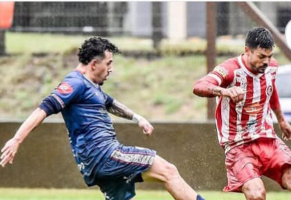 Coloradinho trabalha na montagem do elenco