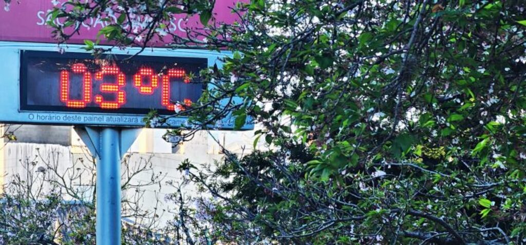 Serra registra temperaturas próximas de 0ºC no primeiro amanhecer de primavera