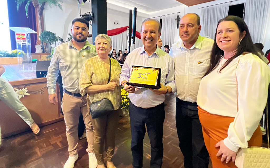 Prefeito Dirceu Kaiper acompanha lançamento da Estação Primavera ao lado do governador Jorginho Mello