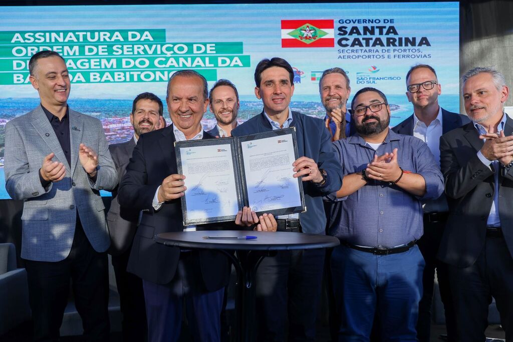 Jorginho Mello assina ordem de serviço para a maior obra de dragagem do Brasil