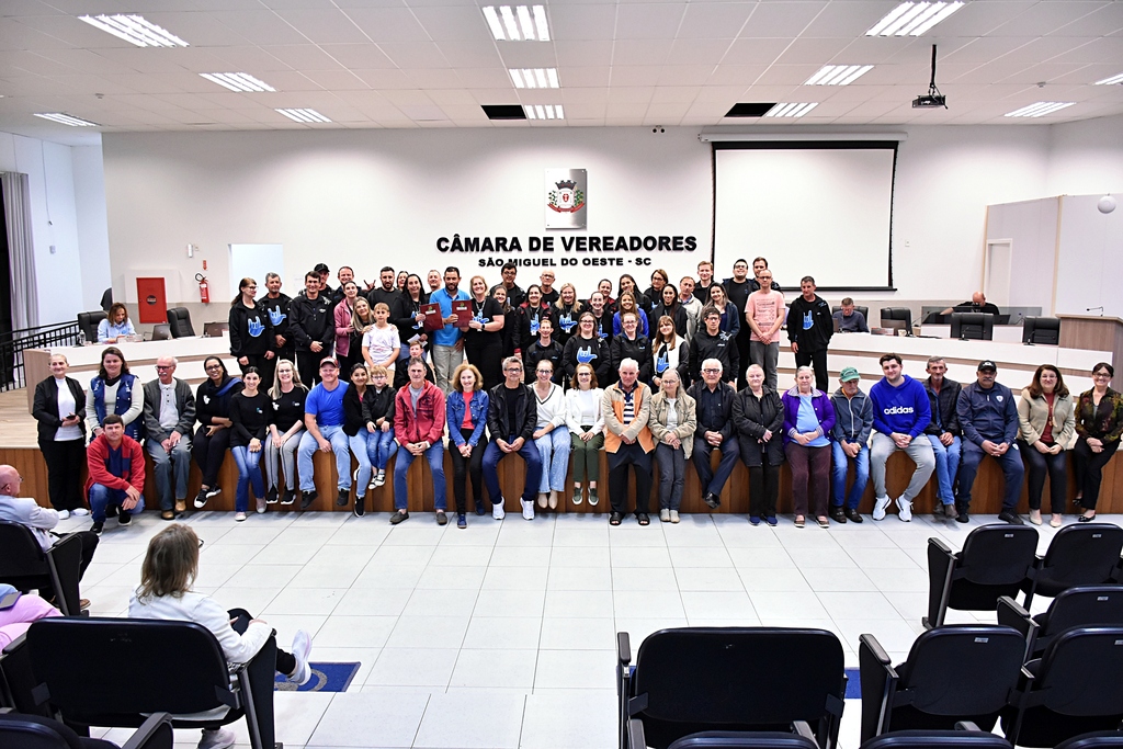 Câmara homenageia Apas por 30 anos de atuação em defesa dos surdos