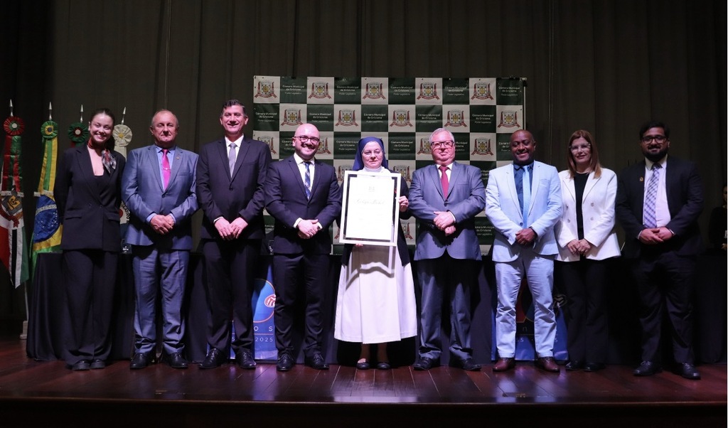 Câmara de Criciúma homenageia 70 anos do Colégio Michel em Sessão Especial