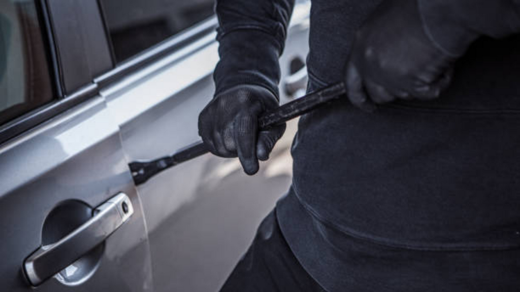 Imagem iStock - Homem denuncia furto após encontro em casa; carro foi recuperado em São José