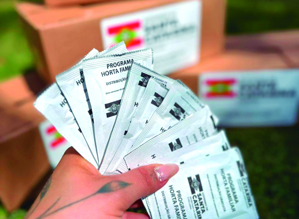 Maracajá distribui sementes do Programa Estadual que incentiva hortas familiares