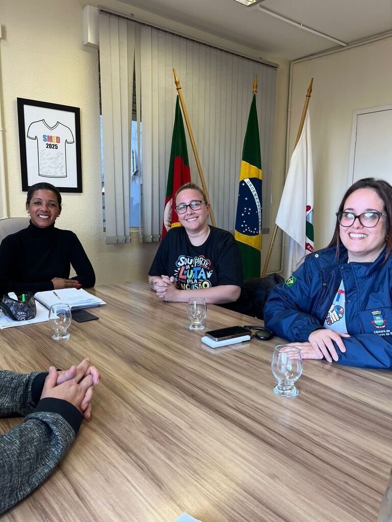 Ana Paula reforça diálogo com secretarias para fortalecer inclusão