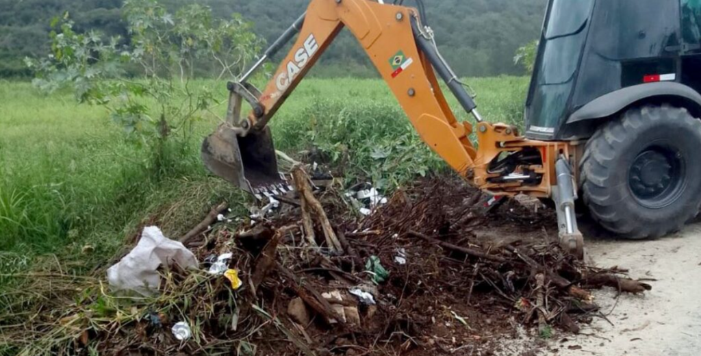 Prefeitura de Joinville recolhe mais de 30 toneladas de lixo durante limpeza de ruas