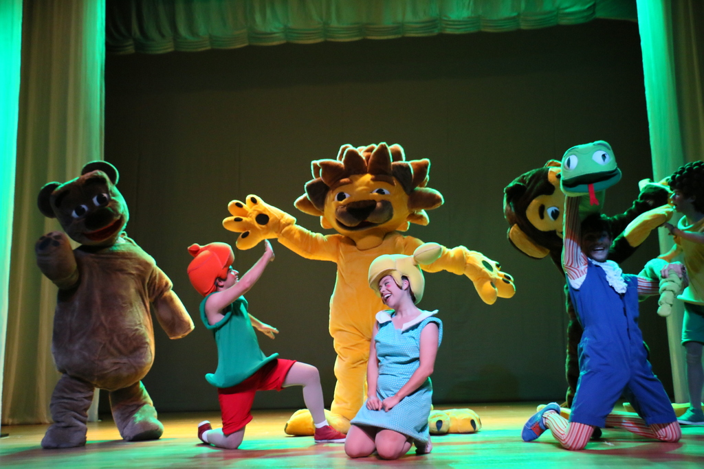 Projeto Diversão em Cena, da Fundação ArcelorMittal, chega a Santa Catarina com o show “Bita e os Animais”