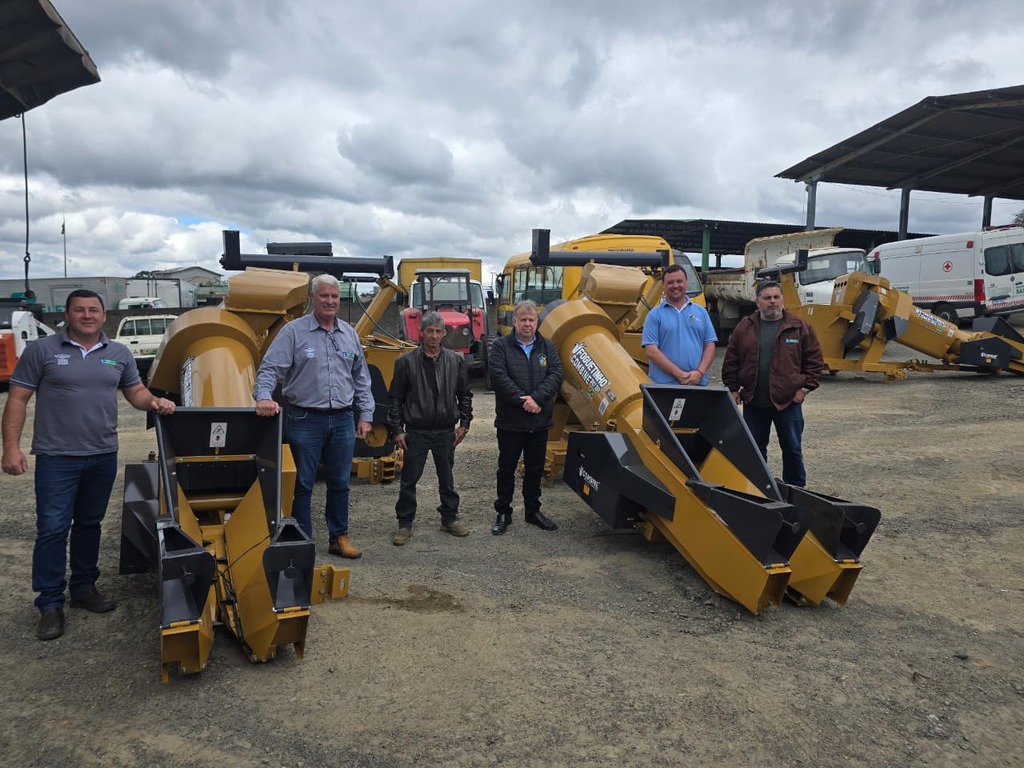 Prefeitura de Otacílio Costa adquire três colheitadeiras de grãos para fortalecer a agricultura local