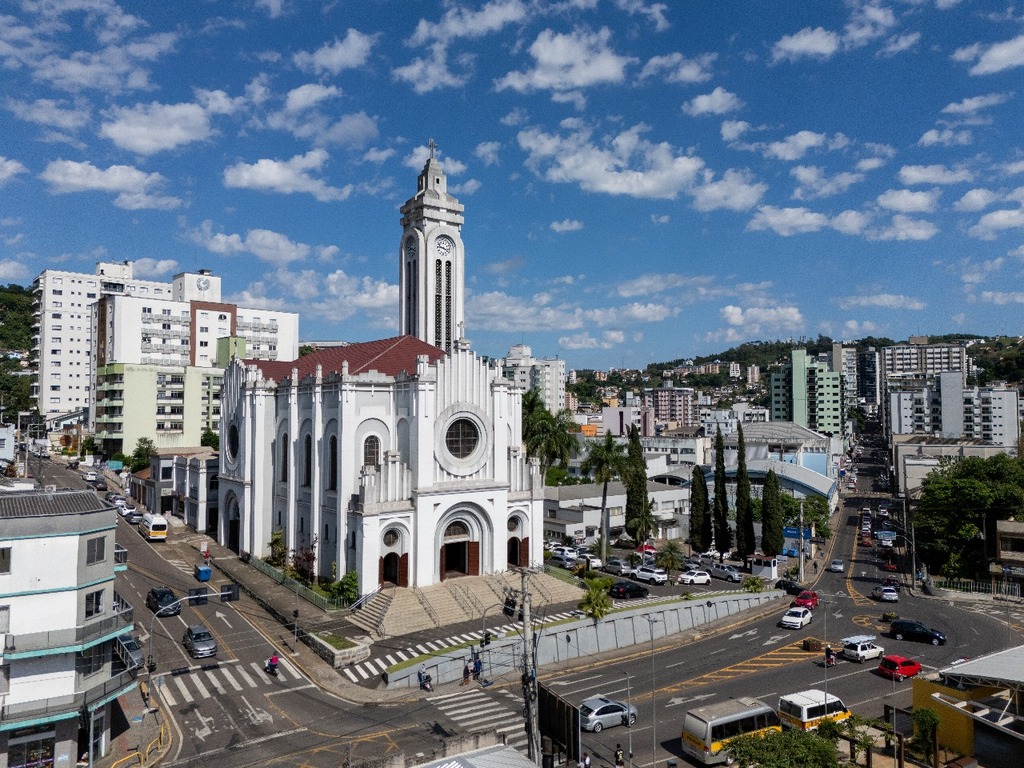 Catedral Santa Teresinha será elevada para Santuário Diocesano na quarta-feira (01)