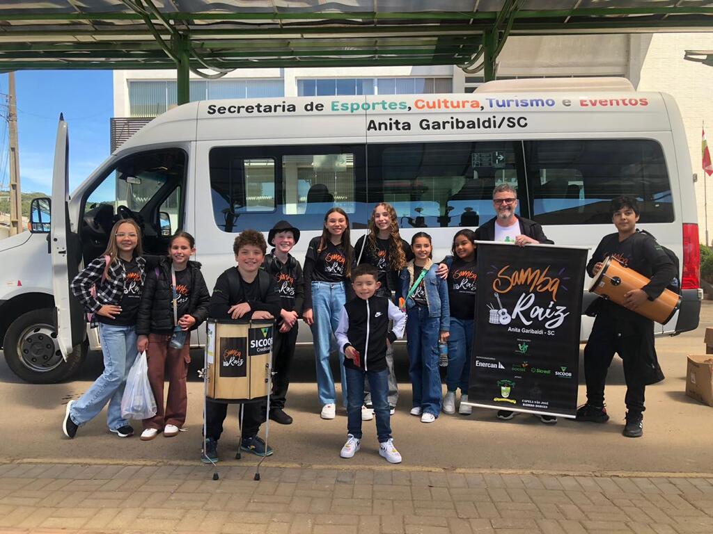 Projeto Samba Raíz de Anita Garibaldi se apresentou no Mercado Público em Lages