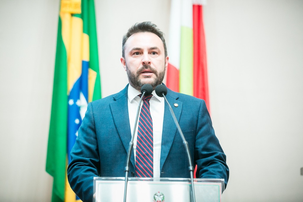 Tutores serão punidos em caso de animais soltos sozinhos em locais públicos
