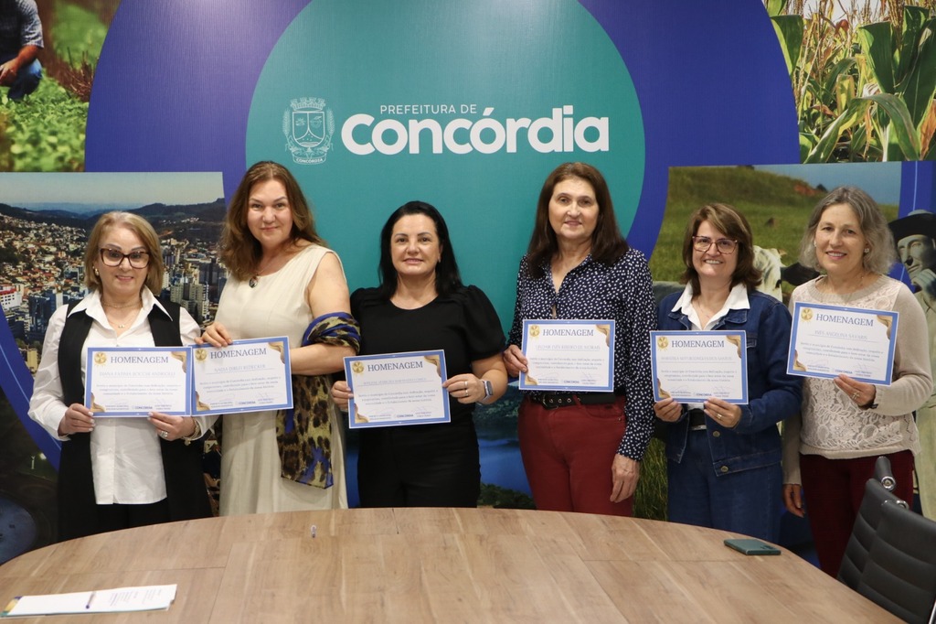 Concórdia: Prefeitura presta homenagem a servidoras aposentadas