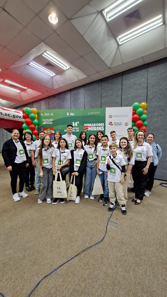 Vereadores jovens de Capinzal participam de encontro estadual em Florianópolis