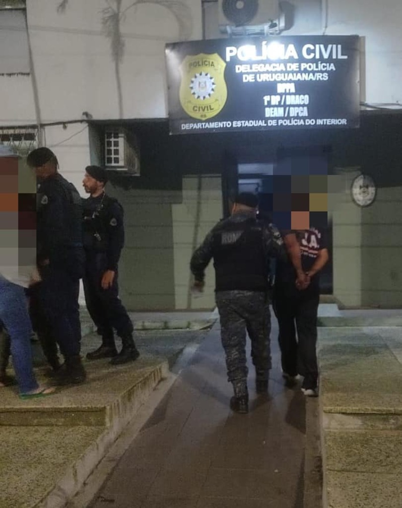 Mãe e filho de 4 anos foram espancados por dois dias