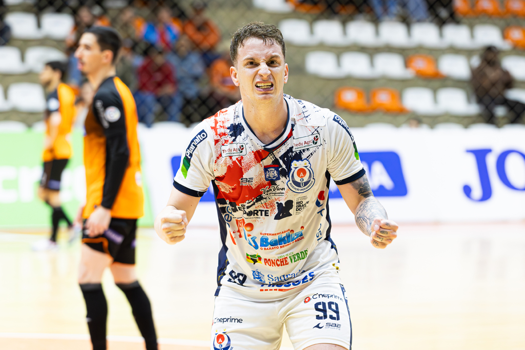 Uruguaianense goleia a ACBF em Carlos Barbosa