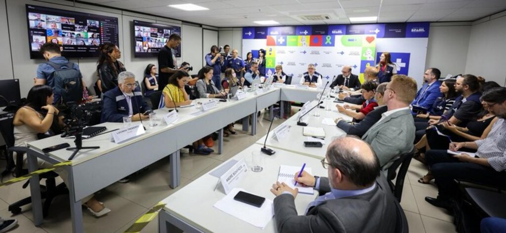 Ministro da Saúde anuncia ações estratégicas para tratar intoxicação por metanol