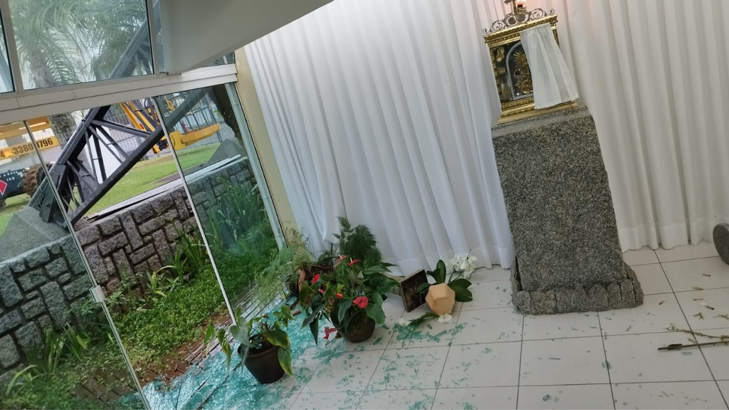 Foto: Reprodução Redes Sociais - Igreja Matriz em São José é alvo de vandalismo durante a madrugada