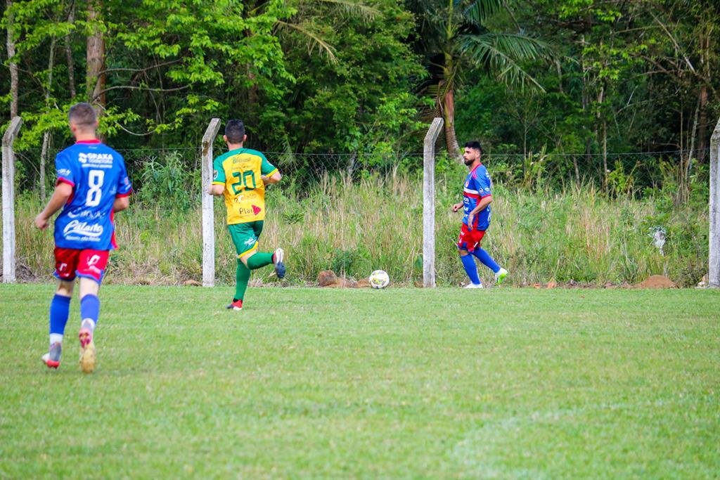 MUITOS GOLS MARCARAM MAIS UMA RODADA  DO CAMPEONATO MUNICIPAL DE FUTEBOL DE CAMPO DE MORRINHOS DO SUL