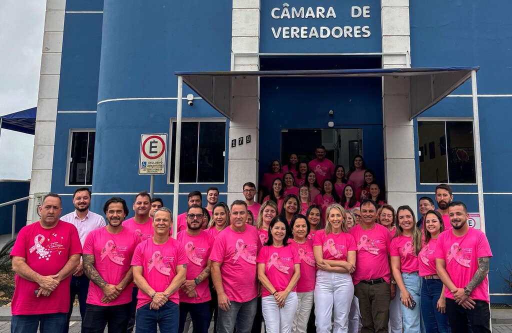 Câmara de Vereadores recebe Rede Feminina de Combate ao Câncer em apoio ao Outubro Rosa