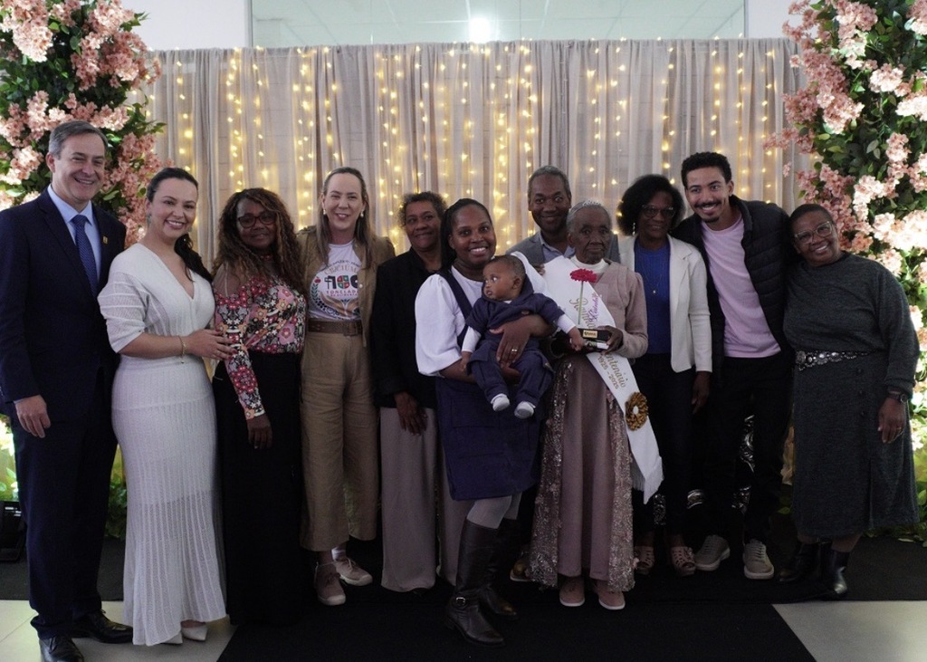 Rainha do Centenário: Benta Bitencourt de Assis recebe coroação em celebração aos 100 anos de Criciúma